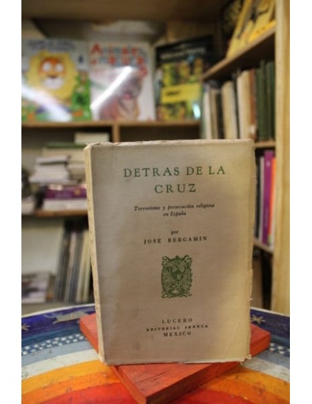 Detrás de la cruz (Usado)