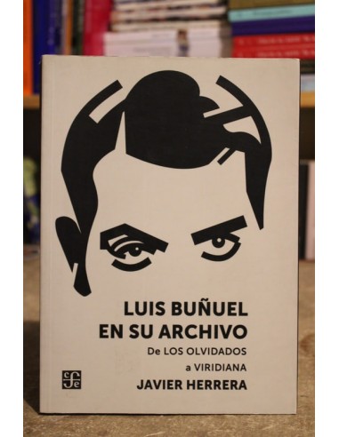 Luis Buñuel en su archivo. de Los...